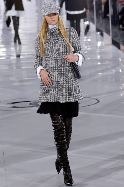 Look 3